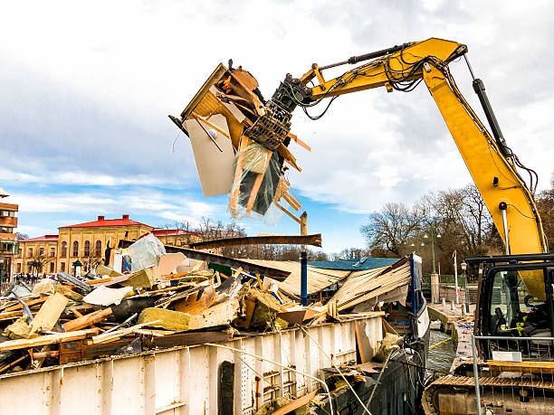 Best Construction Debris Removal  in Frontenac, MO